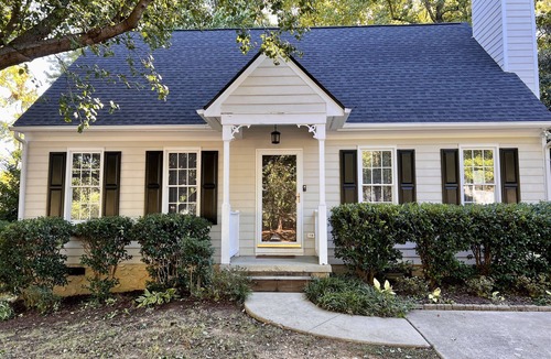Apex House | Comfortable, Clean, and Convenient to Everything!
