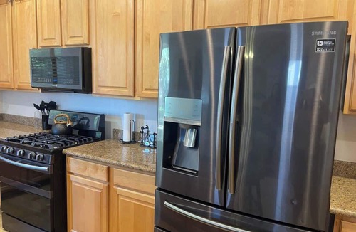 McCullough Hills House | Comfortable & Clean