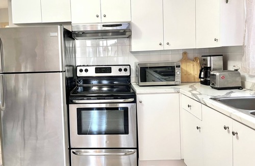 Renfrew-Collingwood House | Comfortable + Cozy Vancouver House w/2 Parking Close to Restaurants and Parks