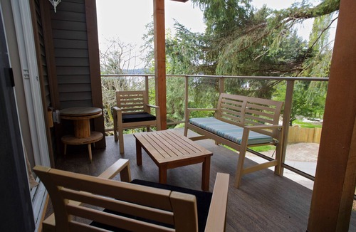Halfmoon Bay House | Comfortable luxury suite with epics views, on the Beach, Sunshine Coast
