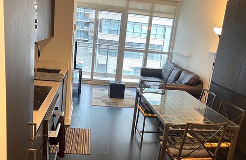Wellington Place Condo | Comfy 1 bedroom condo in downtown w/Free parking