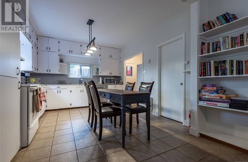 Heriot Bay House | Comfy 2 bedroom ocean front house