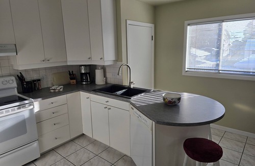 Southwest Calgary House | Comfy and Clean 3 bedroom in Central SW location - close to almost everything!