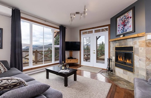 Petite-Riviere-Saint-Francois Apartment | Condo 120B: Hot Tub, Panoramic Views & Game Area