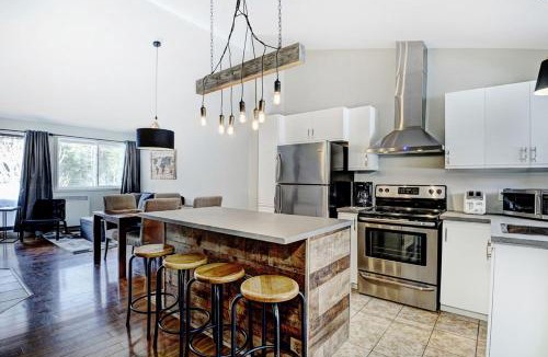 Stoneham Apartment | Condo 20 Chemin des Adirondack by Les Chalets Alpins