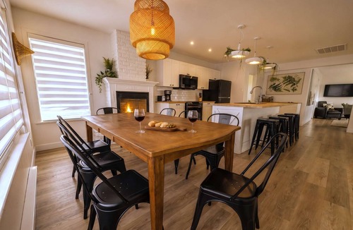 Ste Anne de Beaupre Apartment | Condo #3 | 2 min from the waterfront | Billiards & BBQ