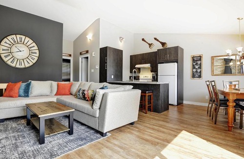 Stoneham Apartment | Condo 58 Chemin de la Corniche by Les Chalets Alpins