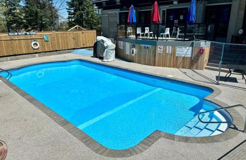 Craigleith Apartment | Condo Loft at Blue Mountain