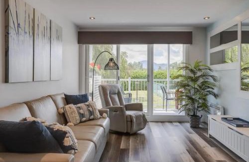 Magog Apartment | Condo-piscine à 200M du Memphré