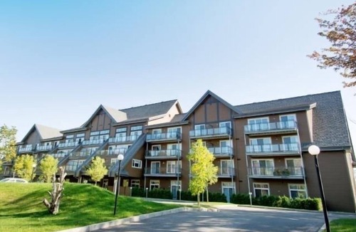 Beaupre Condo | Condo with indoor pool