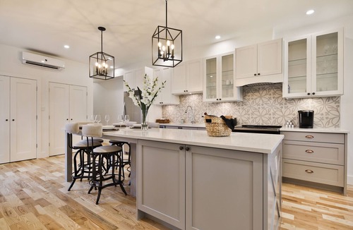 Mile End Apartment | Contemporain 3 Bedrooms/2Bath MileEnd/Plateau