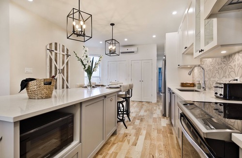 Mile End Apartment | Contemporain 3 Bedrooms/2Bath MileEnd/Plateau