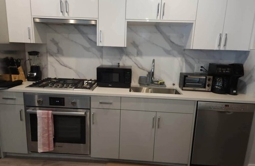 Marpole Condo | Contemporary Comfort: 2-Bedroom Condo near UBC