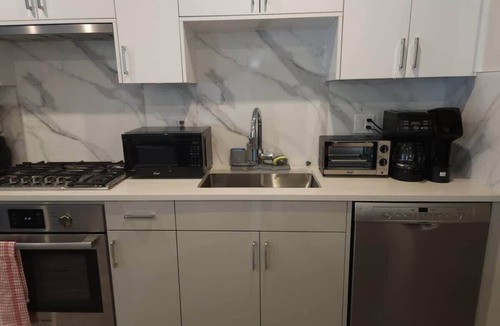 Marpole Condo | Contemporary Comfort: 2-Bedroom Condo near UBC