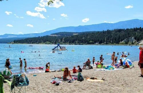 Invermere Apartment | Contemporary, Cozy, Pool, Hot Tub, Lake Front