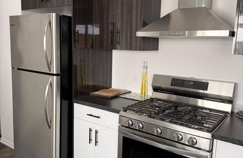 Kingsland House | Convenient Location Near Large Shopping Mall and Train Station.