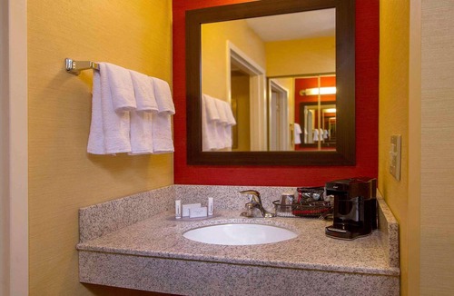 Durham Hotel | Convenient Stay, Superb Location! 4 Family-friendly Units, Free Parking, Pool