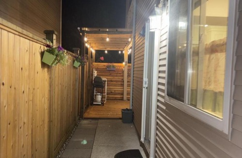 Coquitlam House | Coquitlam center, 2 bedroom suite, walking to skytrain