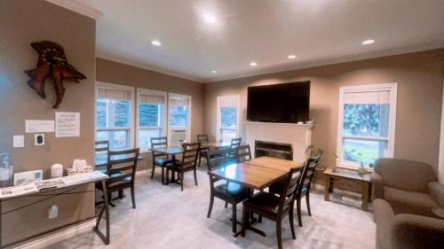 Revelstoke Bed & Breakfast | Cornerstone Bed and Breakfast