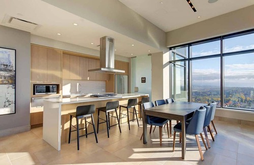 Metrotown Condo | Corporate Stays | Hazel 2 Bedrooms