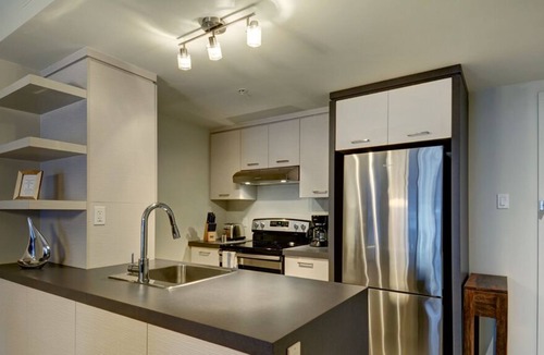 Cite-Universitaire Apartment | Corporate Stays | La Garde | Modern 1BR