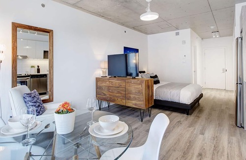 Shaughnessy Village Apartment | Corporate Stays| Le Shaughn | Polished Studio Apt.