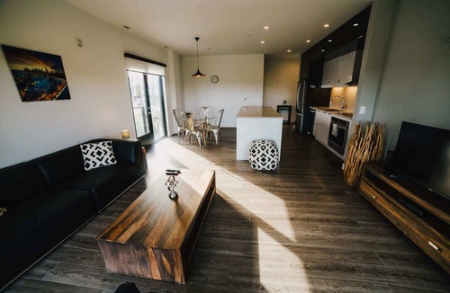 Winnipeg Apartment | Corporate Stays | LXTX 2 Bedrooms