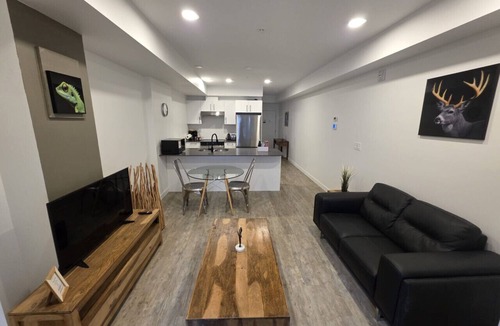 North Central Edmonton Apartment | Corporate Stays | Park Avenue 2 Bedroom