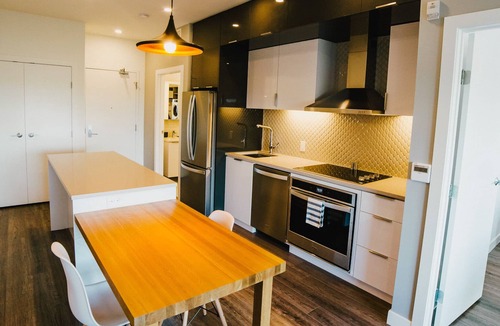 Winnipeg Apartment | Corporate Stays - Spacious 1BR with Premium Amenities and Modern Design