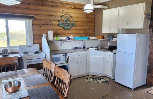 Division No. 7 Cabin | COTC: Log Cabin Glamping