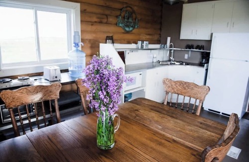 Division No. 7 Cabin | COTC: Log Cabin Glamping