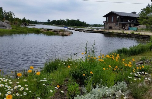 Carling Cabin | Cottage #9 - 2 Bedroom - Katawoda Cottages