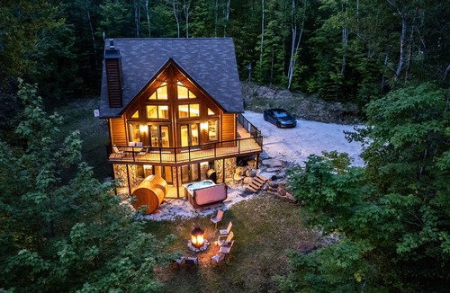 Amherst Cabin | Cottage - Chalet - Close to Mont Tremblant- Hot Tub - Sauna