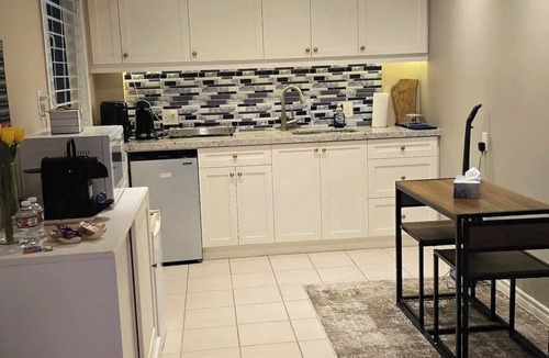 Meadowvale Village Apartment | Cottage like Apartment 🏕
