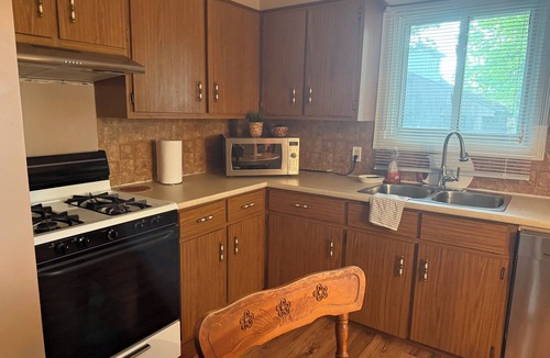 Chatham-Kent Cottage | Cottage Style Single Level 2 bed Cozy House for nature lovers