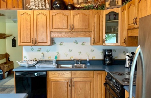 Fenelon Falls Cottage | Cottage with Sandy Beach in Fenelon Falls