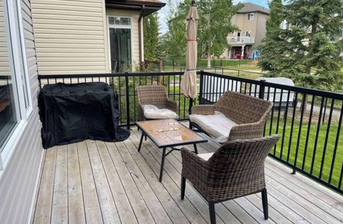 Cochrane House | could be SeparateEntry Basement suite & living Room, Quiet & Independent retreat