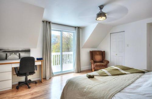 Mont-Tremblant House | Country house with SPA, small beach, pool