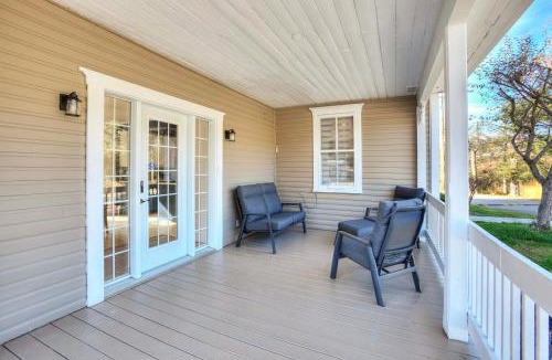 Mont-Tremblant House | Country house with SPA, small beach, pool