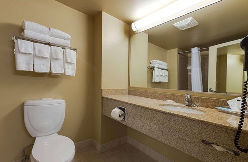 Niagara Falls Hotel | Country Inn & Suites by Radisson, Niagara Falls, ON
