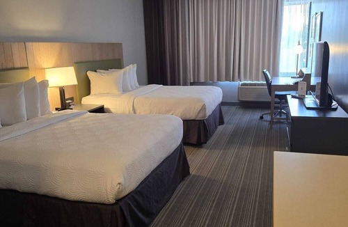 Cannifton Hotel | Country Inn & Suites by Radisson, Belleville, ON