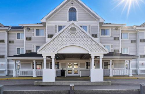 North Industrial Hotel | Country Inn & Suites by Radisson, Saskatoon, SK