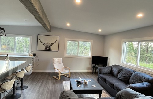 Forest Ridge Estates House | Country Living , Lake Views, Lake access, 6 km to down town Invermere.