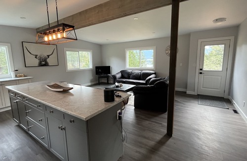 Forest Ridge Estates House | Country Living , Lake Views, Lake access, 6 km to down town Invermere.