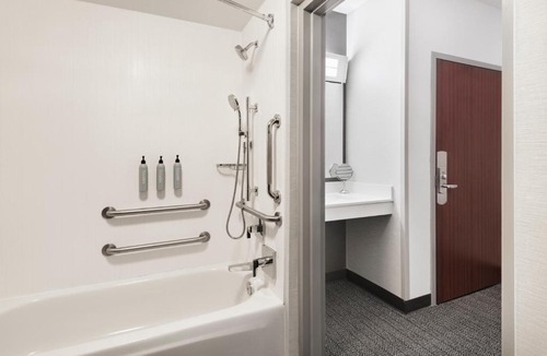 Burlington Hotel | Courtyard by Marriott Burlington
