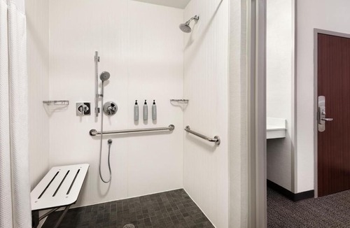 Burlington Hotel | Courtyard by Marriott Burlington