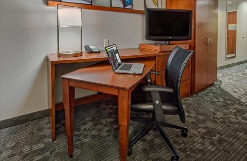 Downtown Hotel | Courtyard by Marriott Norfolk Downtown