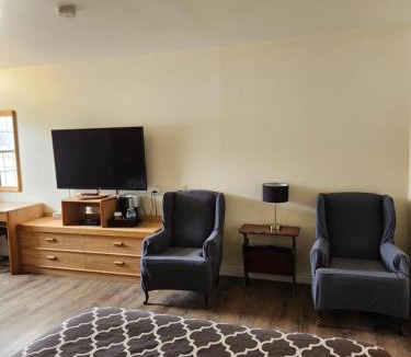 Sussex Hotel | Covered Bridge Inn