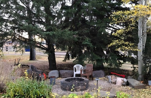 Strathmore Cabin | Cozy 1 Bedroom Cabin