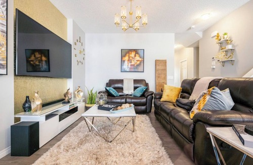 Northwest Calgary House | Cozy 1 bedroom private washroom with a Central AC